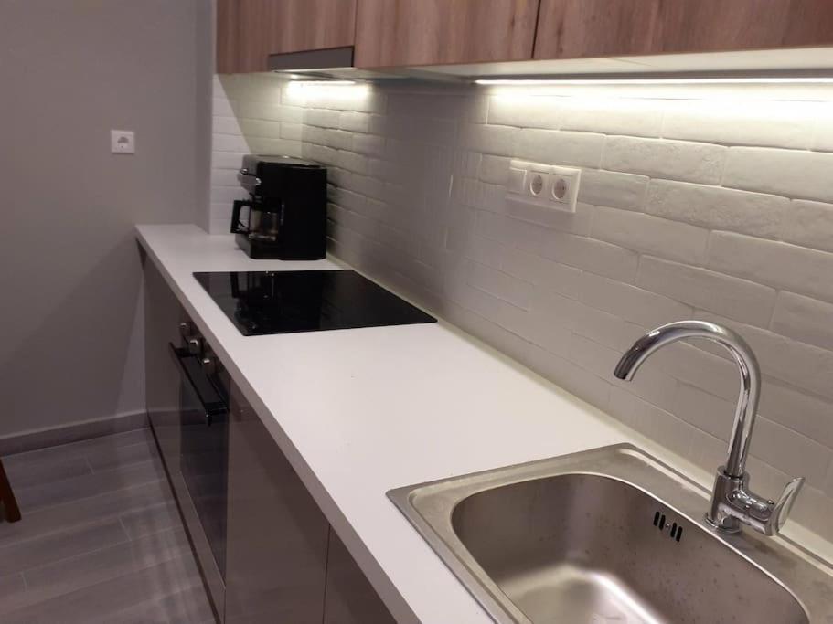 Μοντέρνο Διαμέρισμα - Stylish Appartment Loutraki المظهر الخارجي الصورة
