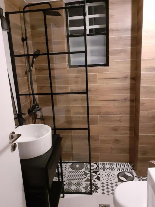Μοντέρνο Διαμέρισμα - Stylish Appartment Loutraki المظهر الخارجي الصورة