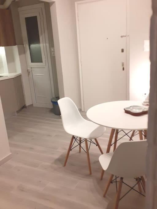 Μοντέρνο Διαμέρισμα - Stylish Appartment Loutraki المظهر الخارجي الصورة